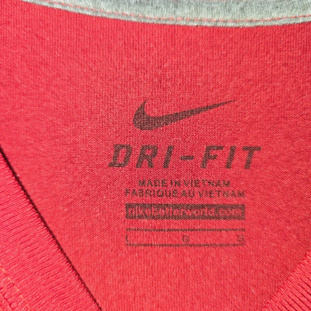 Nike Dri-FIT T-Shirt Large Men Red Short Sleeve Athletic Swoosh Logo Training